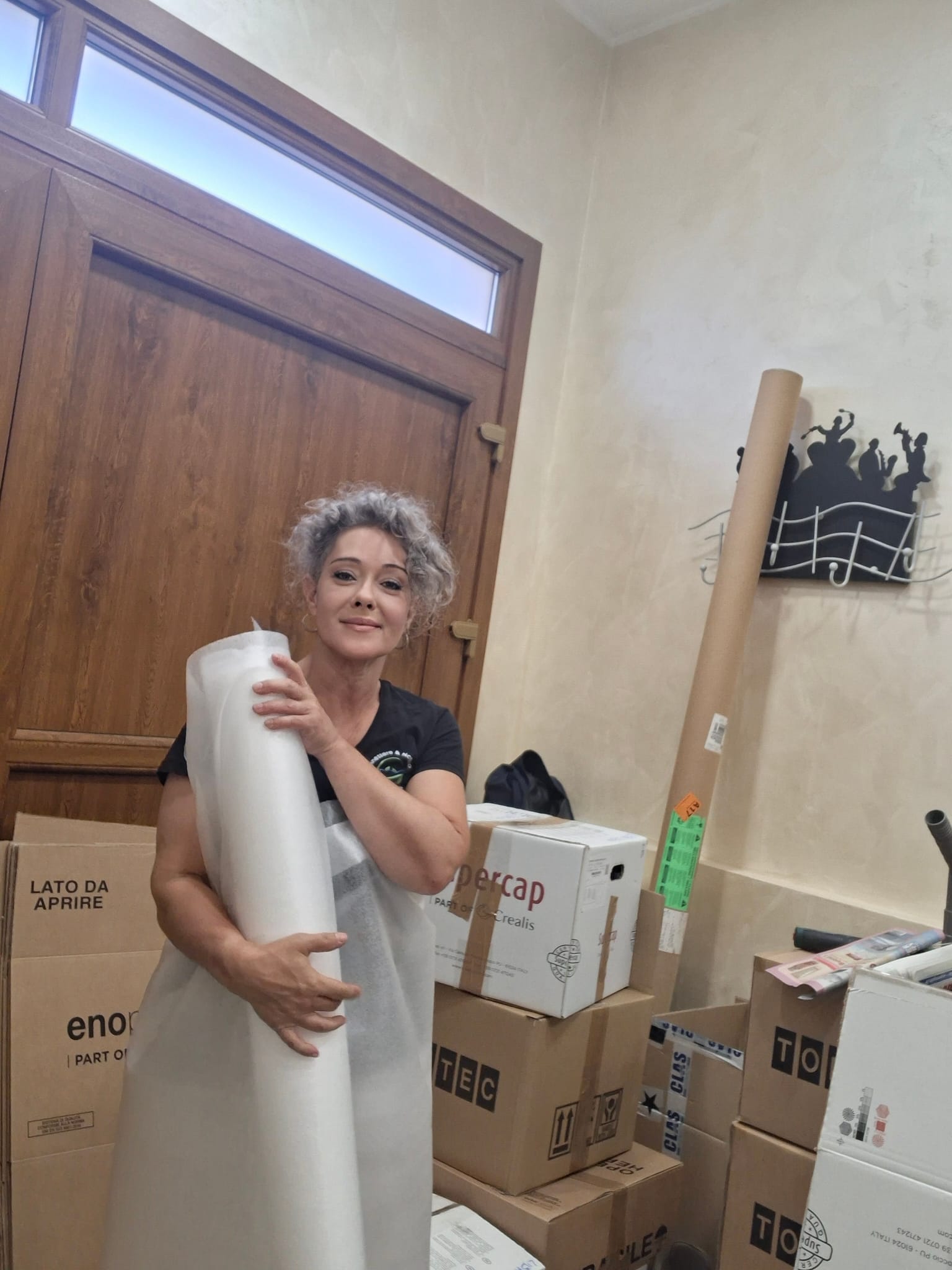 Katia Rudian durante il trasloco dal Piemonte alle Marche, pronta per il suo nuovo inizio con il metodo Life Ki.